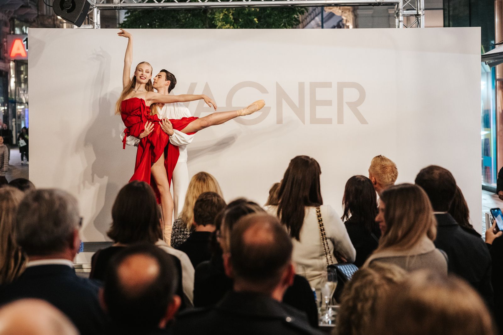 ERÖFFNUNG DES NEU GESTALTETEN WAGNER STAMMHAUSES AUF DER WIENER KÄRNTNER STRASSE